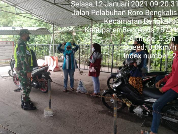 Personil Koramil 01/Bengkalis Lakukan Prokes di Kecamatan Bengkalis