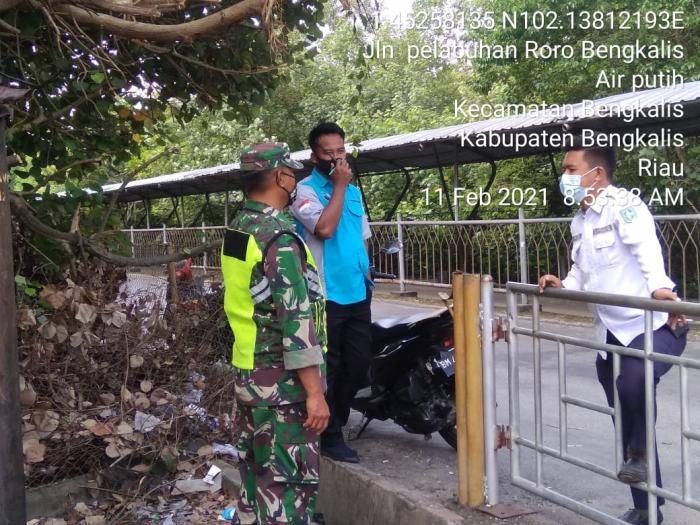 Personil Koramil 01/Bengkalis Patroli Prokes di Roro Air Putih