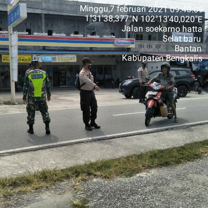 Personil Koramil 01/Bengkalis Patroli Prokes Di Kecamatan Bantan