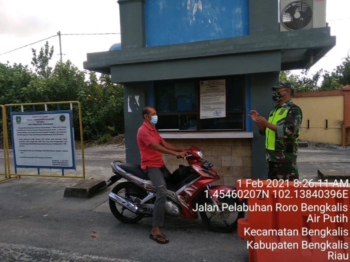 Personil Koramil 01/ Bengkalis Patroli di Pelabuhan Air Putih