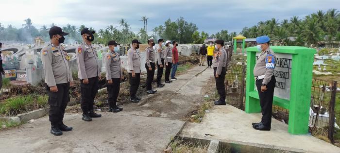 Belasan Polisi Kawal Kegiatan Ceng Beng di Selatpanjang