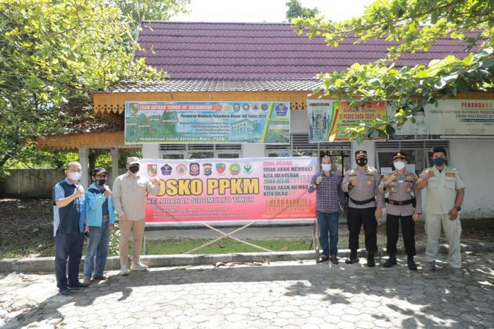 Kapolda Riau Tinjau Pelaksanaan PPKM Mikro  di Dua Kelurahan Kota Pekanbaru