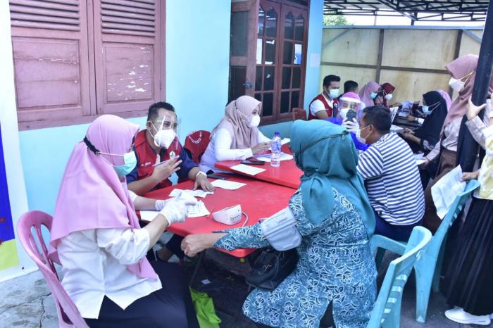 Ketua TP PKK Kabupaten Bengkalis Lakukan Vaksinasi Covid-19