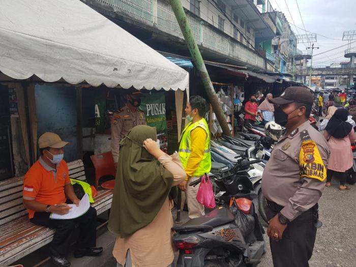 Razia Prokes di Simpang Merdeka - Imam Bonjol Selatpanjang, Tim Gabungan Jaring 12 Pelanggar