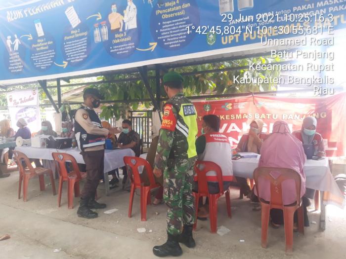 Dikawal TNI, 390 Warga Rupat Divaksin