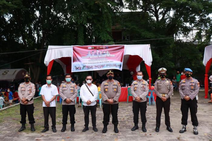 Tinjau Vaksinasi Massal, Kapolres Eko: Alhamdulillah Lancar
