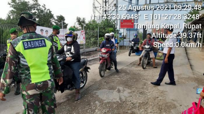 Babinsa Koramil 05/Rupat Terus Lakukan Disiplin Prokes Di Pelabuhan Roro