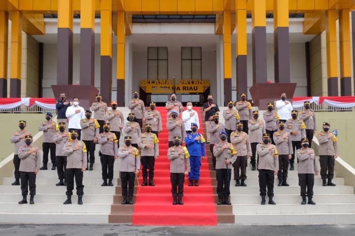 Kabaharkam Polri Apresiasi Penggunaan Teknologi Dalam Penanganan Karhutla di Riau
