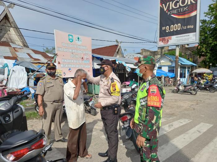 Sertu Abdon Pardosi Ingatkan Usai Keluar Rumah Cuci Tangan Dan Ganti Baju