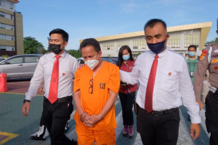 Dugaan Korupsi Hibah Alat Kesehatan, Kadiskes Meranti Ditahan di Mapolda Riau