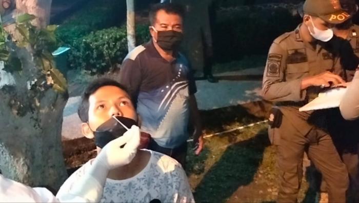 Jajaran Polres Bengkalis Rutin Ingatkan Warga Tetap Disiplin Prokes
