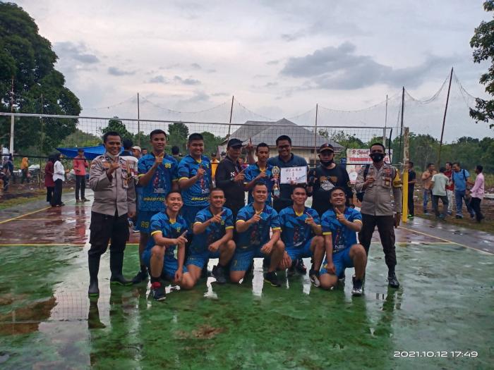 Raih Juara Pertama, Kapolres Apresiasi Prestasi Tim Volly Bhayangkara Meranti
