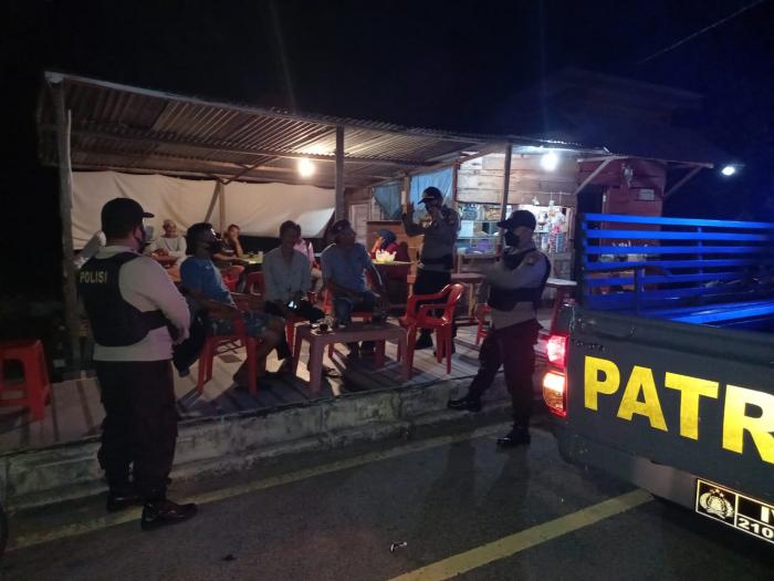 Patroli Malam, Polisi Sampaikan Imbauan Kamtibmas dan Prokes