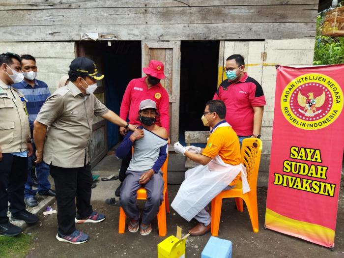 Tingkatkan Capaian Vaksinasi di Rohul, BIN Riau Gelar Vaksinasi Covid 19 Bagi Masyarakat dan Pelajar