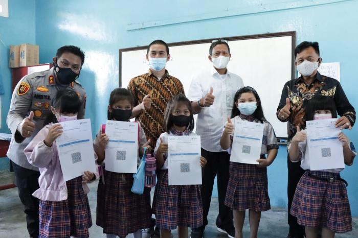 Wabup dan Kapolres Tinjau Vaksinasi Anak Usia 6-11 Tahun di Dua Sekolah