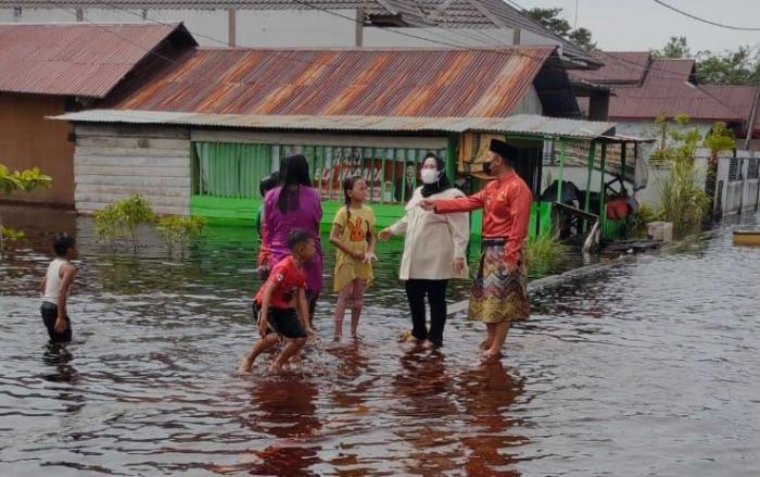 Bupati Kasmarni dan Wakil Bagus Tinjau Lokasi Terdampak Banjir di Bengkalis