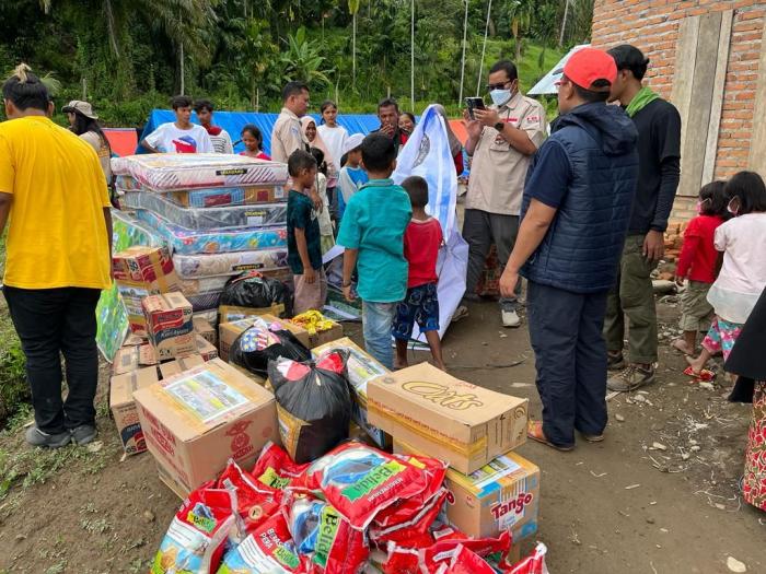 TLCI Chapter#2 Riau Peduli, Serahkan Bantuan Langsung ke Korban Gempa Pasaman
