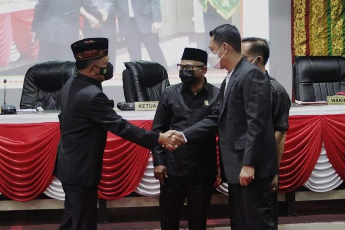 Wabup Sampaikan Ranperda Bangunan Gedung pada Sidang Paripurna DPRD Meranti