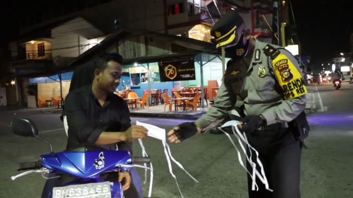 Giat Patroli Blue Light, Polisi Imbau Prokes dan Tertibkan Balap Liar