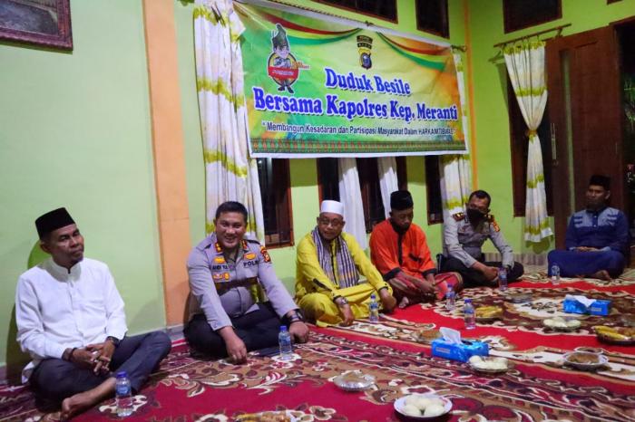 Lanjut Silaturahmi 'Duduk Besile' Bersama, Kapolres Sambangi Desa Banglas