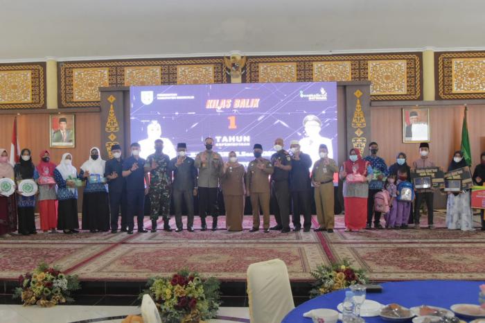 Setahun Kepemimpinan Kasmarni - Bagus Santoso Toreh Prestasi