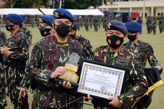 Kapolres Meranti dapat Penghargaan Pengelolaan Covid-19 dan Capaian Vaksinasi Terbaik dari Kapolda Riau