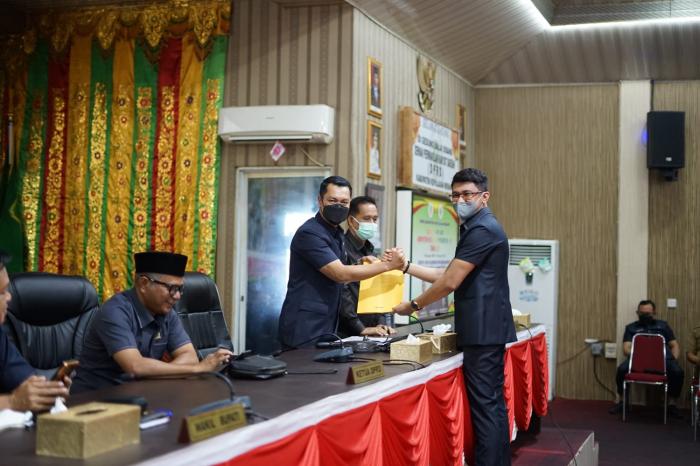 Fraksi DPRD Meranti Sampaikan Pandangan LKPj Kepala Daerah Tahun 2021