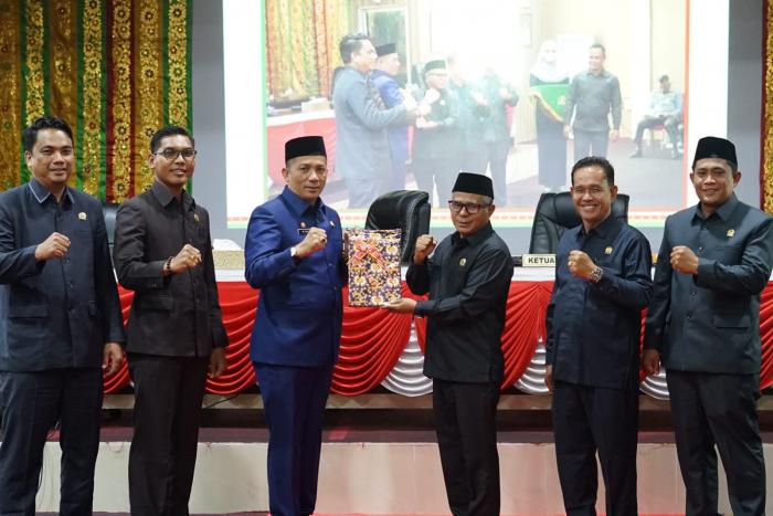 Fraksi DPRD Meranti Apresiasi Jawaban Bupati HM Adil