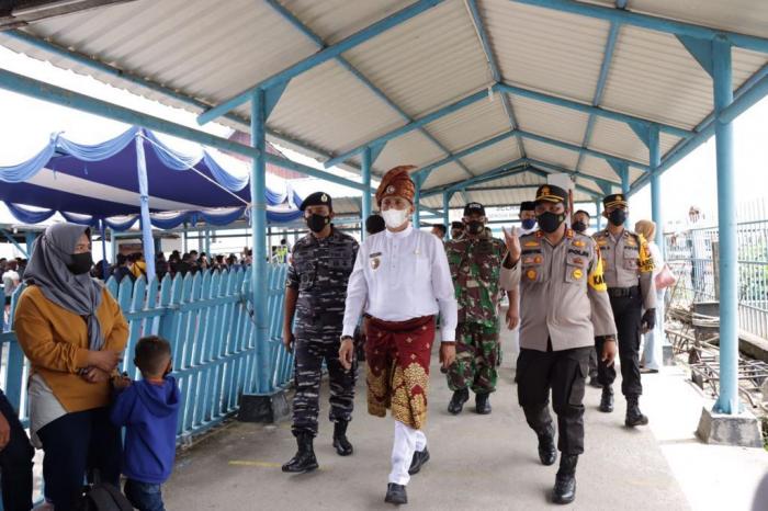 Pastikan Arus Mudik Berjalan Lancar, Bupati dan Kapolres Meranti Cek Situasi Pelabuhan Tanjungharapan