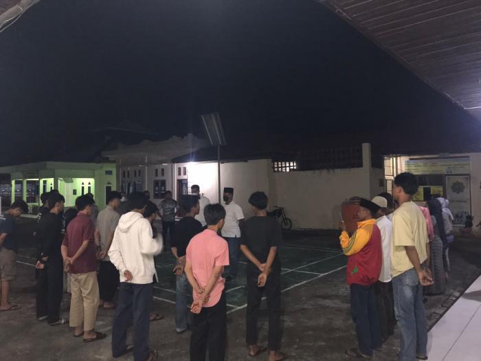 Belasan Remaja "Perang Sarung" Dibina dan Diberi Teguran oleh Polisi