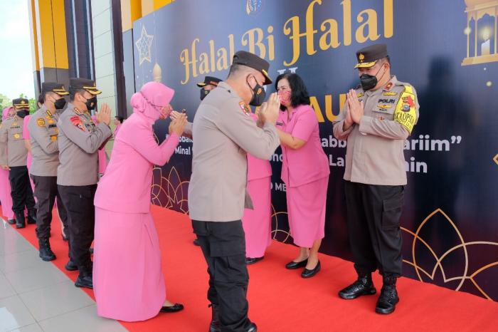 Pimpin Apel Perdana Dan Gelar Halal Bihalal, Kapolda Kembali Gelorakan Semangat 'Together We Are Strong'