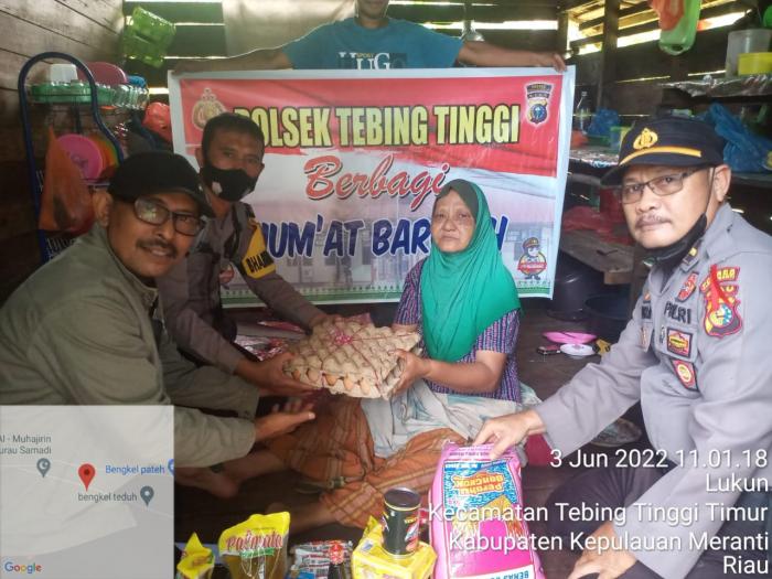 Giat Jumat Barokah, Polsek Tebingtinggi Berbagi Sembako