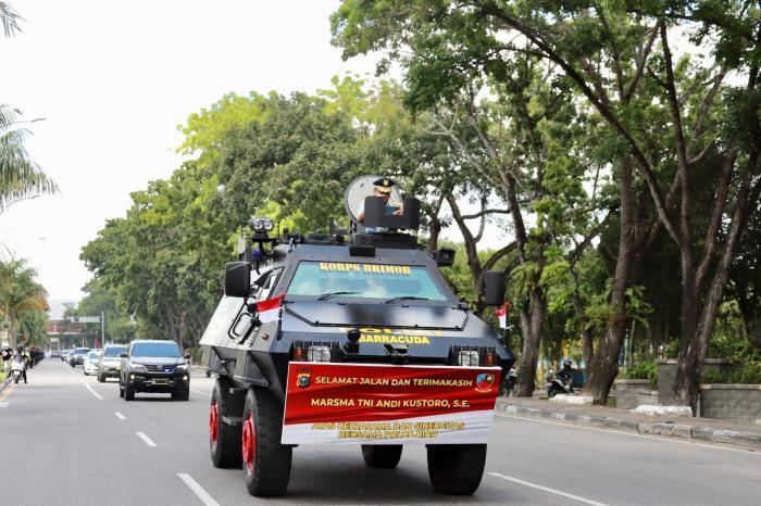 Kapolda Lepas Danlanud RSN Marsma TNI Andi Kustoro Secara Tradisi