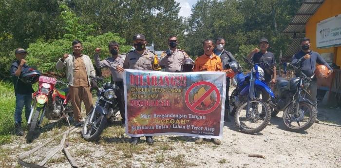Kapolsek Rangsang Patroli dan Cek Peralatan Siaga Karhutla PT SRL