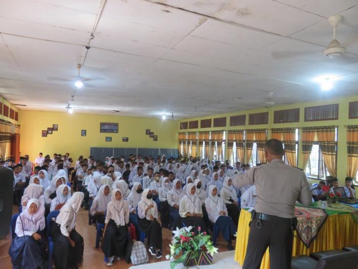Polsek Tebingtinggi Sosialisasikan Bahaya Narkoba kepada Siswa SMKN 1 Selatpanjang