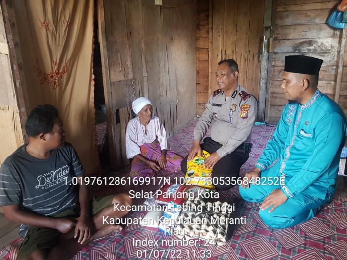 Jumat Barokah, Wariah dapat Bingkisan Sembako dari Polsek Tebingtinggi