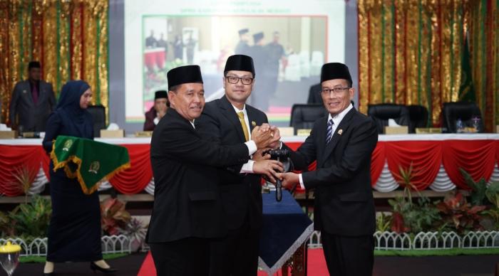 Paripurna PAW, Fauzi Hasan Resmi Jabat Ketua DPRD Meranti