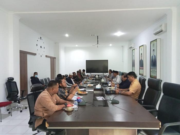 Komisi II DPRD Meranti Hearing Bersama LSM JPKP dan Ormas Pekat-IB