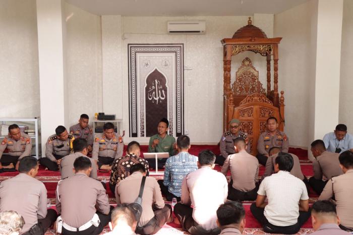 Maknai Hari Kemerdekaan RI, Polres Meranti Gelar Binrohtal kepada Personel