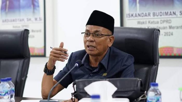 Anggota DPRD Meranti Satu ini Sisihkan Gaji Untuk Guru Ngaji dan MDA