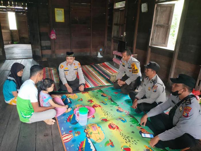 Dapat Informasi dari Medsos, Polsek Rangsang Barat Gerak Cepat Bantu Anak Penderita Leukimia