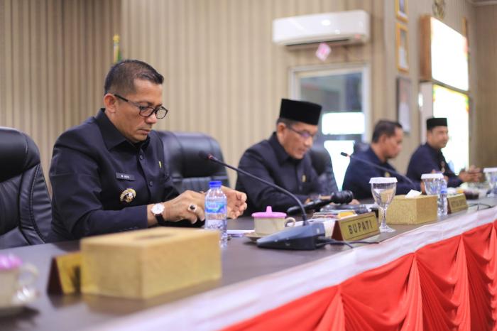 Bupati Berikan Jawaban Terkait Pandangan Umum Fraksi DPRD Terhadap Ranperda Penyertaan Modal di BUMD PT. Bumi Meranti