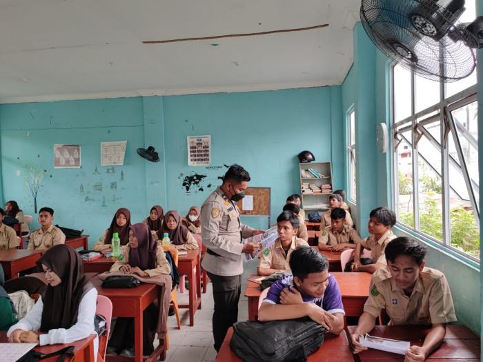 Polres Meranti Sosialisasikan Penerimaan Polri 2023 bagi Siswa-siswi SMAN 1 Tebingtinggi