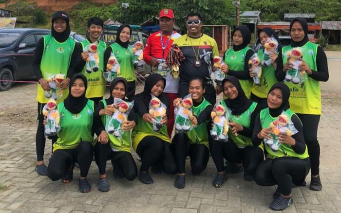 Cabor Dayung Putri 500 Meter, Kontigen Bengkalis Raih Medali Emas