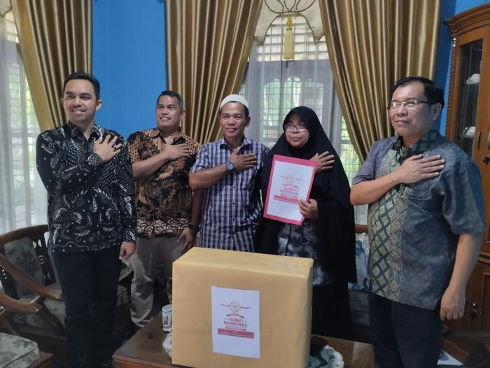 HGN, Guru di Pekanbaru Dapat Kejutan dari Dit Intelkam Polda Riau 
