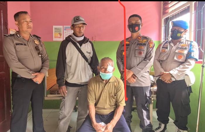 Jumat Barokah Polda Riau, Mulai Bedah Rumah, Cek Dompet Tukang Becak Hingga Menyediakan Warung Gratis Bagi Masyarakat