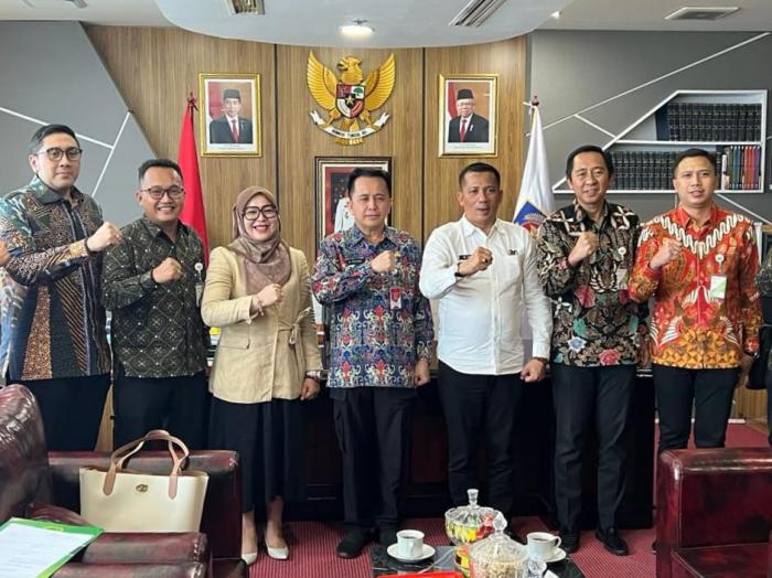Bupati Adil Temui Dirjen Bina Keuda Kemendagri, Bicara Soal DAU dan DBH