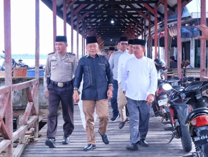 Bersama Wabup, Wakil Ketua DPRD Meranti Hadiri Peresmian Musholla Al-Hidayah