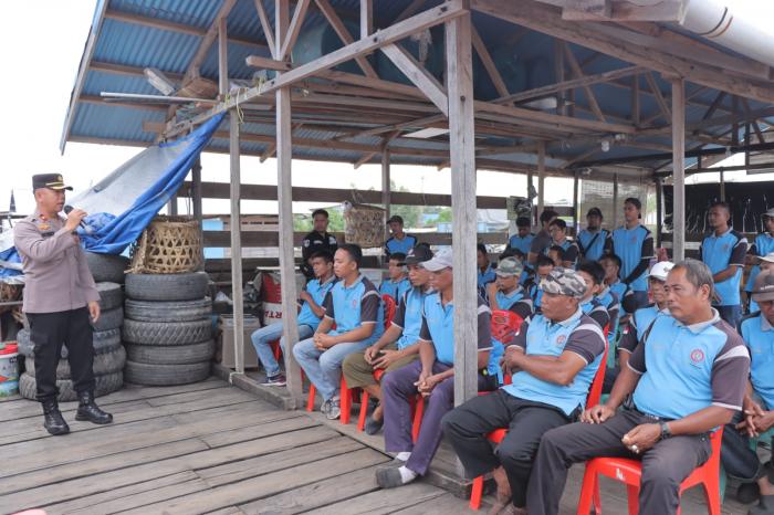 Jumat Curhat, Wakapolres Meranti Duduk Bersama Barisan Muda FSPTI-KSPSI