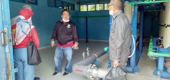 Ketua Komisi II dan Kadis PUPR Meranti Tinjau Jalan Rusak dan Spam di Rangsang 